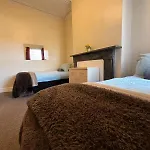 Shirley House 1, Guest House, Self Catering, Self Check In With Smart Locks, Use Of Fully Equipped Kitchen, Walking Distance To Southampton Central, Excellent Transport Links, Ideal For Longer Stays