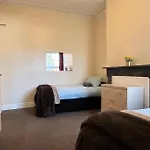 Shirley House 1, Guest House, Self Catering, Self Check In With Smart Locks, Use Of Fully Equipped Kitchen, Walking Distance To Southampton Central, Excellent Transport Links, Ideal For Longer Stays