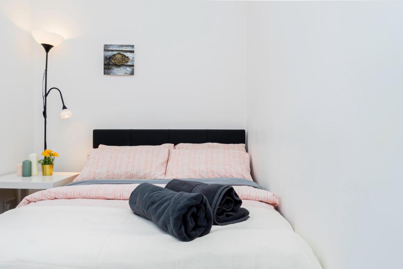Shirley House: Self-catering Haven Near Guest house